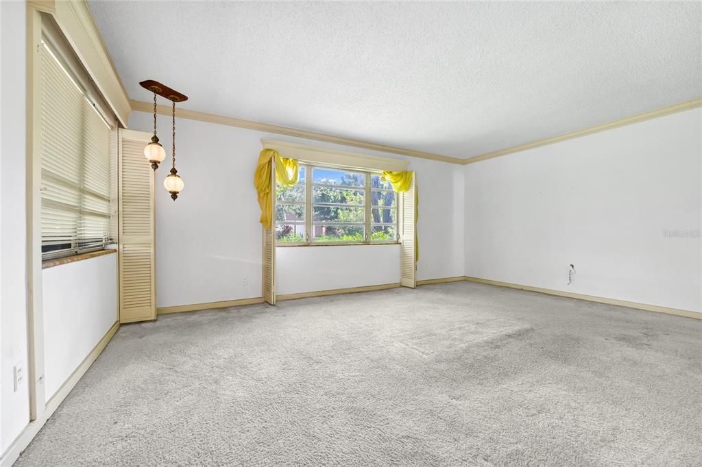 Activo con contrato: $598,000 (3 camas, 2 baños, 1724 Pies cuadrados)