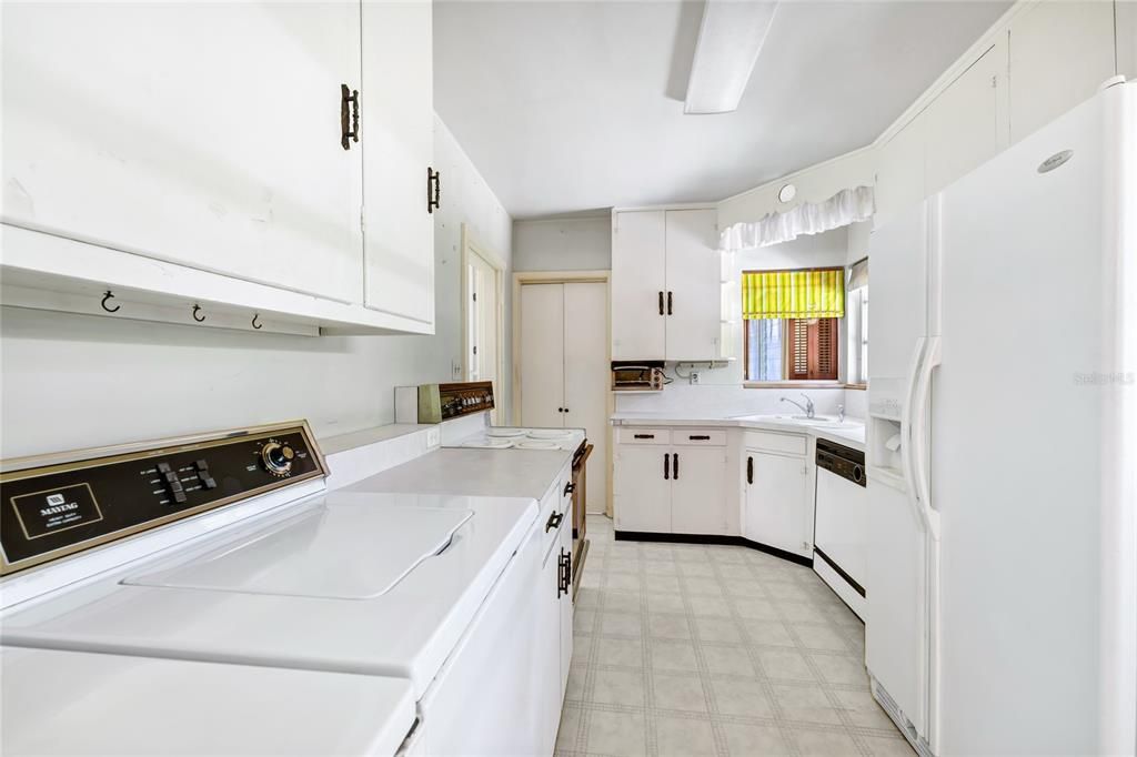 Activo con contrato: $598,000 (3 camas, 2 baños, 1724 Pies cuadrados)