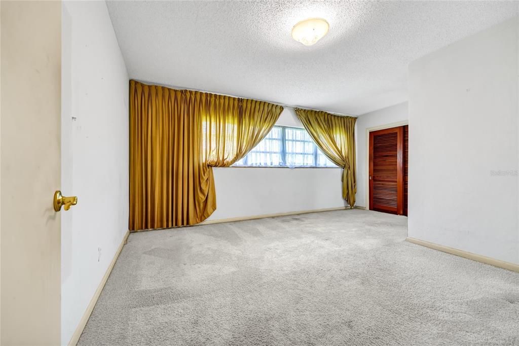 Activo con contrato: $598,000 (3 camas, 2 baños, 1724 Pies cuadrados)