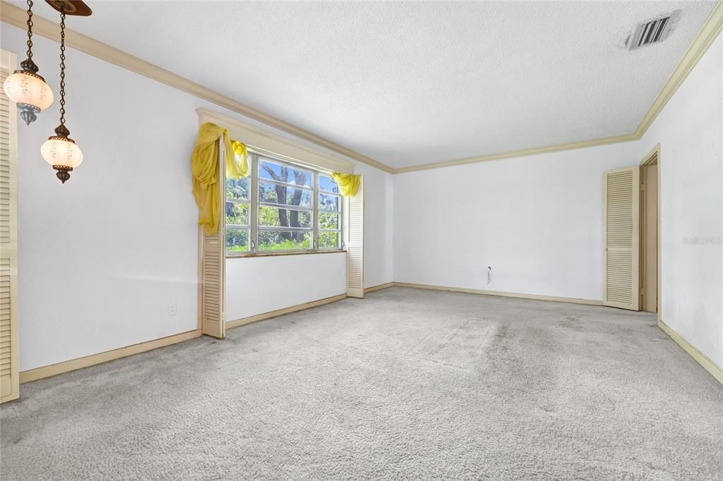 Activo con contrato: $598,000 (3 camas, 2 baños, 1724 Pies cuadrados)