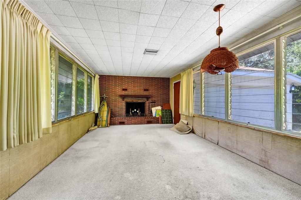 Activo con contrato: $598,000 (3 camas, 2 baños, 1724 Pies cuadrados)