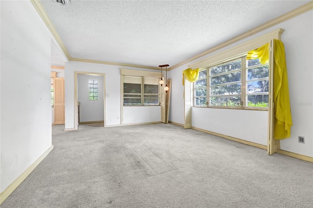 Activo con contrato: $598,000 (3 camas, 2 baños, 1724 Pies cuadrados)