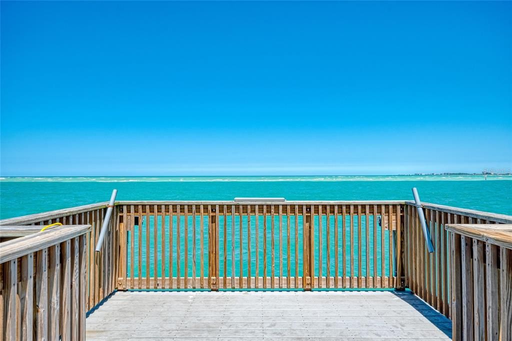 For Sale: $850,000 (2 beds, 2 baths, 1435 Square Feet)