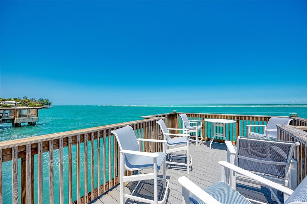 For Sale: $850,000 (2 beds, 2 baths, 1435 Square Feet)