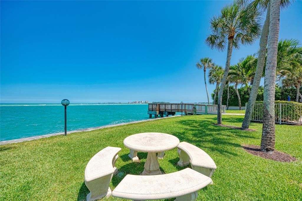 For Sale: $850,000 (2 beds, 2 baths, 1435 Square Feet)