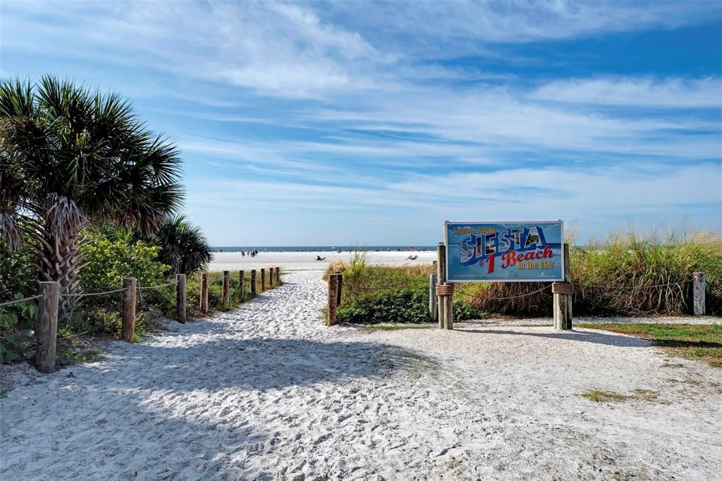 For Sale: $850,000 (2 beds, 2 baths, 1435 Square Feet)