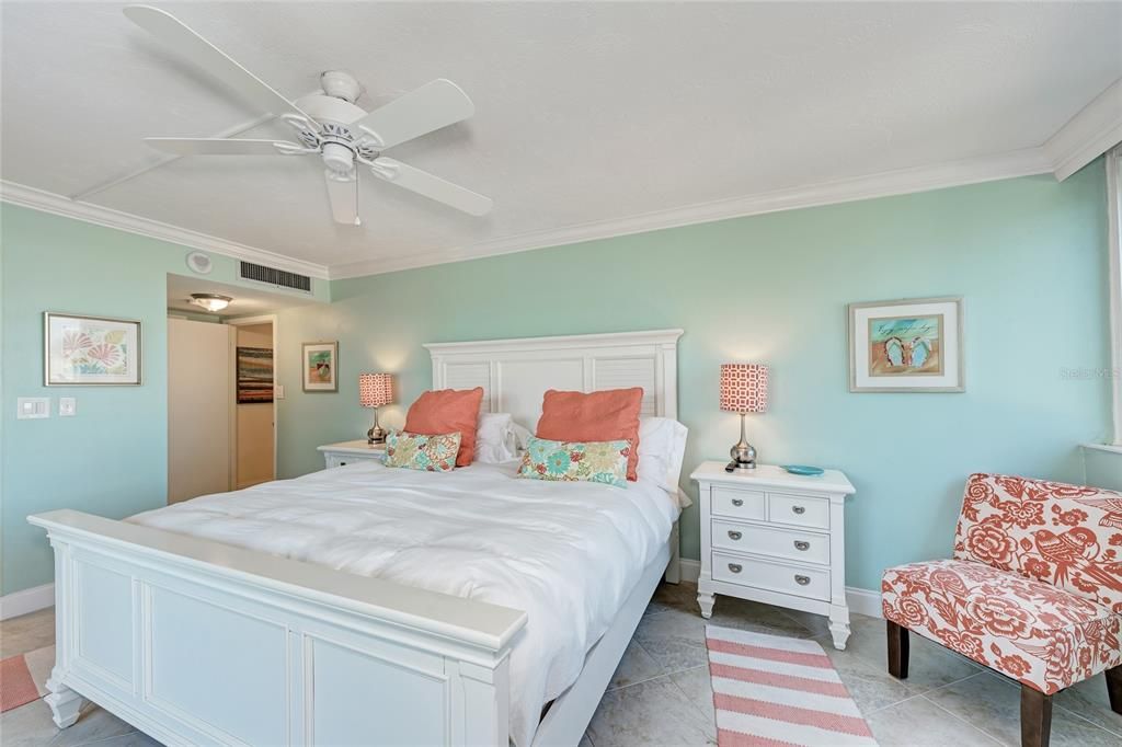 For Sale: $850,000 (2 beds, 2 baths, 1435 Square Feet)