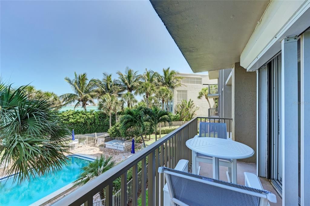 For Sale: $850,000 (2 beds, 2 baths, 1435 Square Feet)