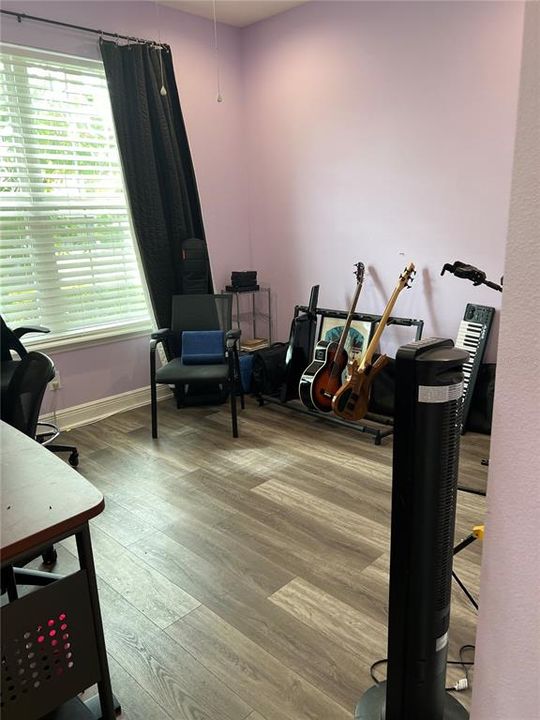 For Sale: $395,000 (4 beds, 3 baths, 2337 Square Feet)