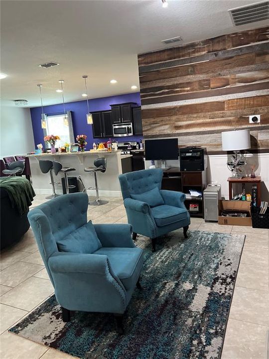 For Sale: $395,000 (4 beds, 3 baths, 2337 Square Feet)