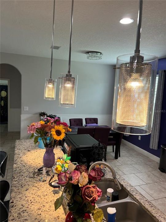 For Sale: $395,000 (4 beds, 3 baths, 2337 Square Feet)