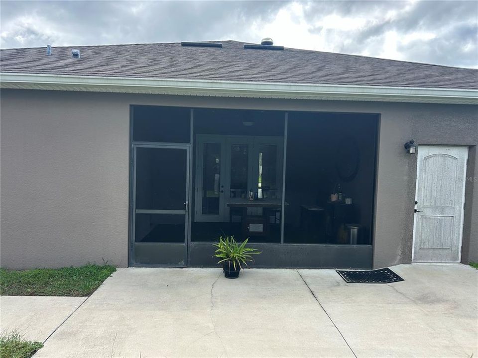 For Sale: $395,000 (4 beds, 3 baths, 2337 Square Feet)