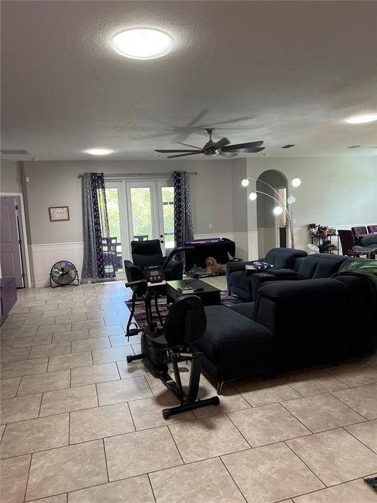 For Sale: $395,000 (4 beds, 3 baths, 2337 Square Feet)