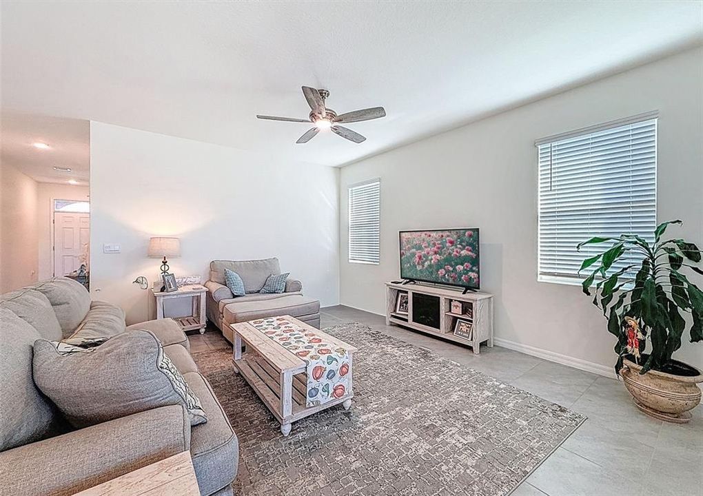 En Venta: $357,900 (3 camas, 2 baños, 1822 Pies cuadrados)