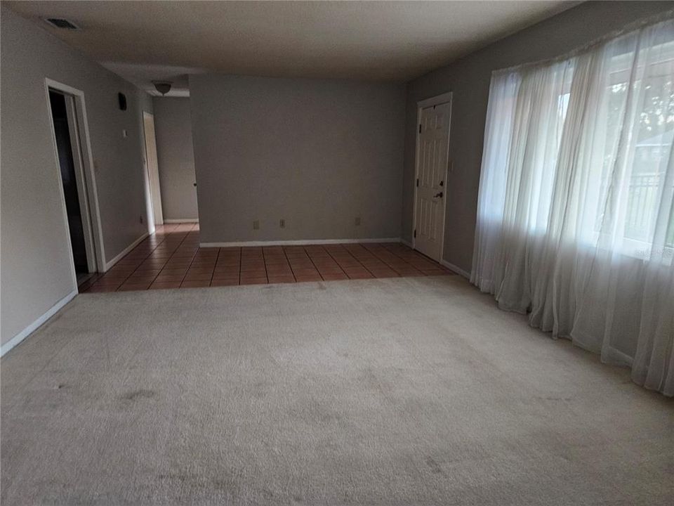 For Sale: $330,000 (3 beds, 3 baths, 2043 Square Feet)