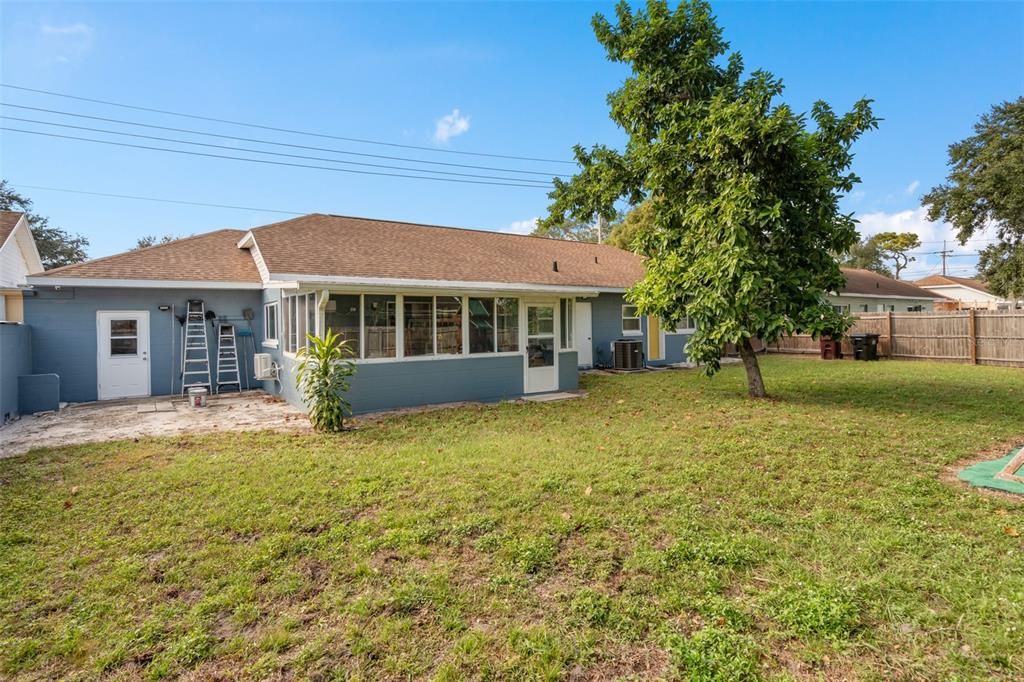 For Sale: $310,000 (3 beds, 2 baths, 1431 Square Feet)