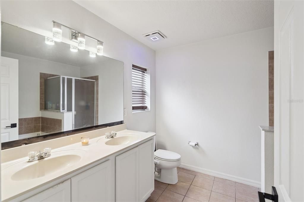 待售: $489,000 (5 贝兹, 2 浴室, 2940 平方英尺)