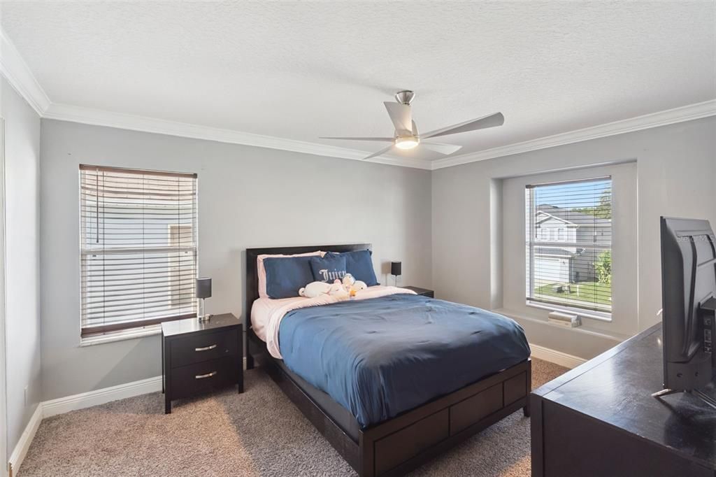 待售: $489,000 (5 贝兹, 2 浴室, 2940 平方英尺)