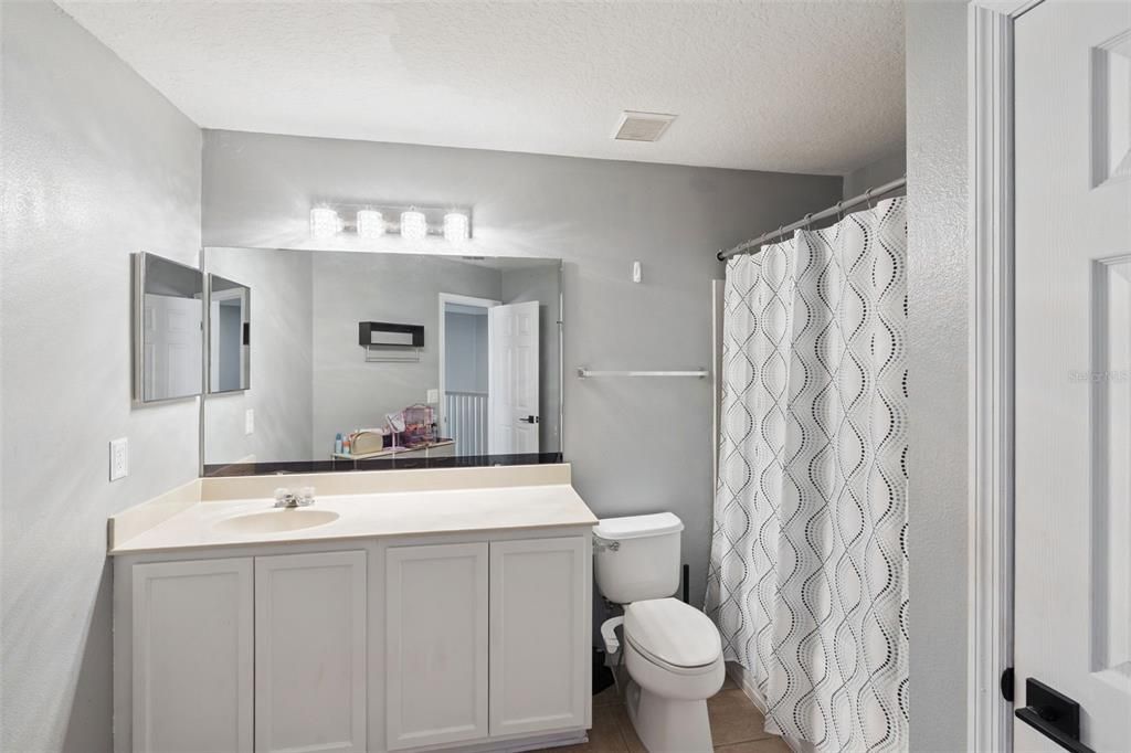 待售: $489,000 (5 贝兹, 2 浴室, 2940 平方英尺)