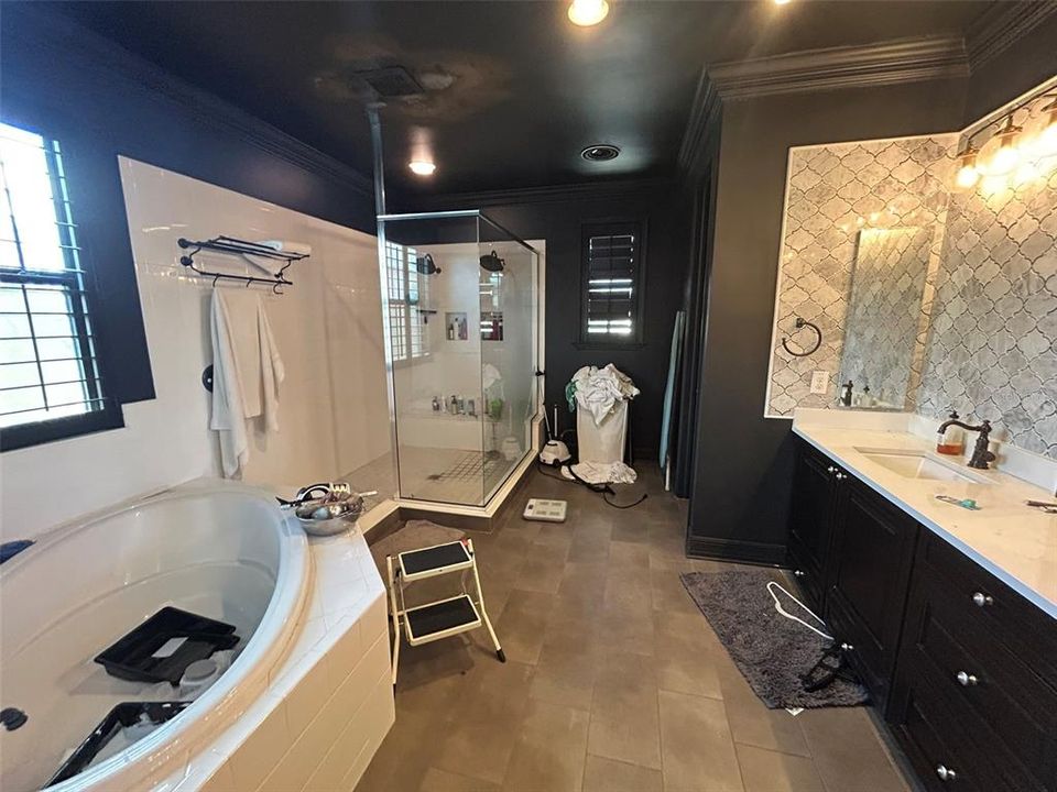 En Venta: $1,000,000 (5 camas, 4 baños, 4467 Pies cuadrados)