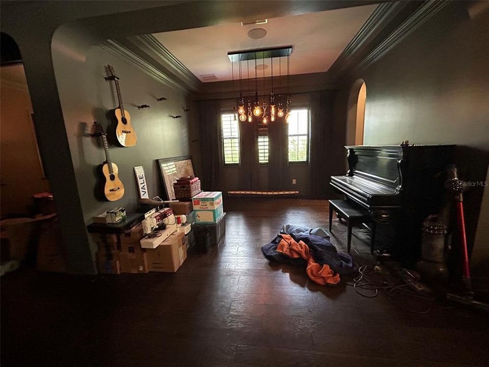 En Venta: $1,000,000 (5 camas, 4 baños, 4467 Pies cuadrados)