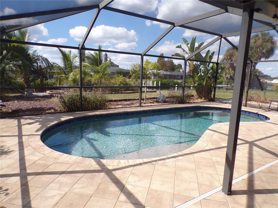 出租: $2,325 (2 贝兹, 2 浴室, 1365 平方英尺)