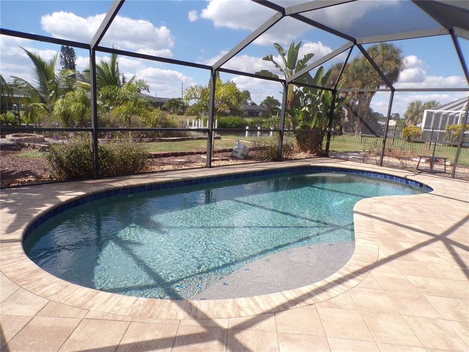 出租: $2,325 (2 贝兹, 2 浴室, 1365 平方英尺)