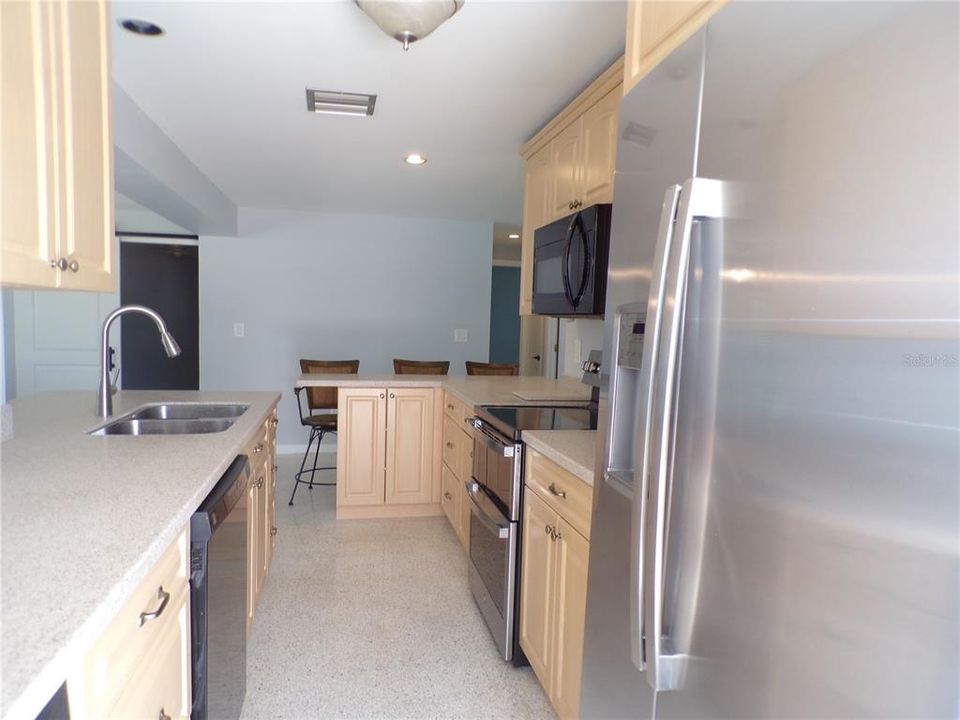 出租: $2,325 (2 贝兹, 2 浴室, 1365 平方英尺)