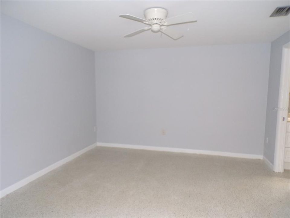 出租: $2,325 (2 贝兹, 2 浴室, 1365 平方英尺)