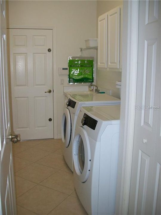 For Rent: $4,195 (4 beds, 3 baths, 3014 Square Feet)