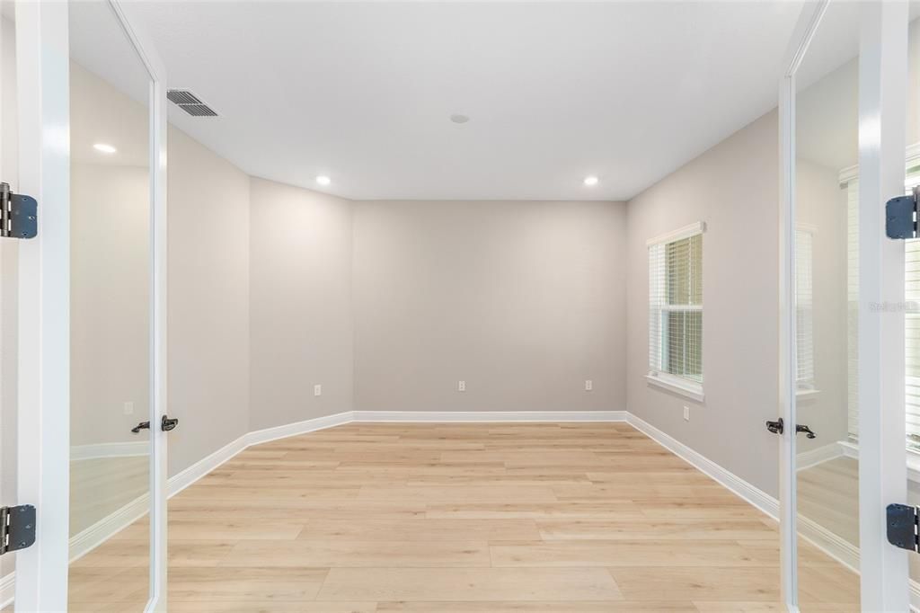 For Sale: $486,000 (3 beds, 3 baths, 2907 Square Feet)