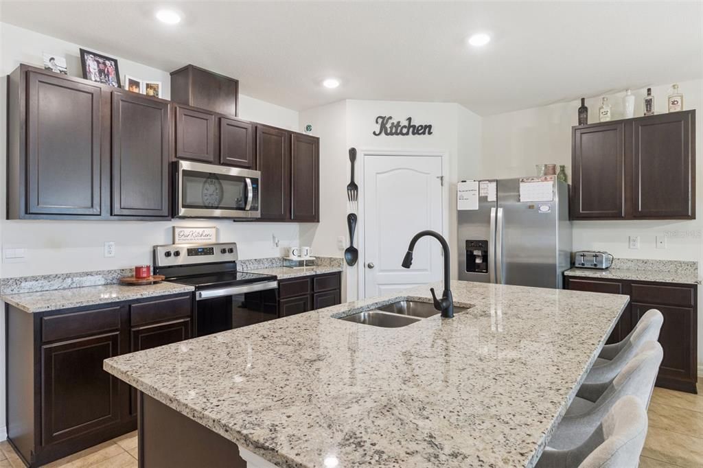 For Sale: $325,000 (4 beds, 2 baths, 1846 Square Feet)