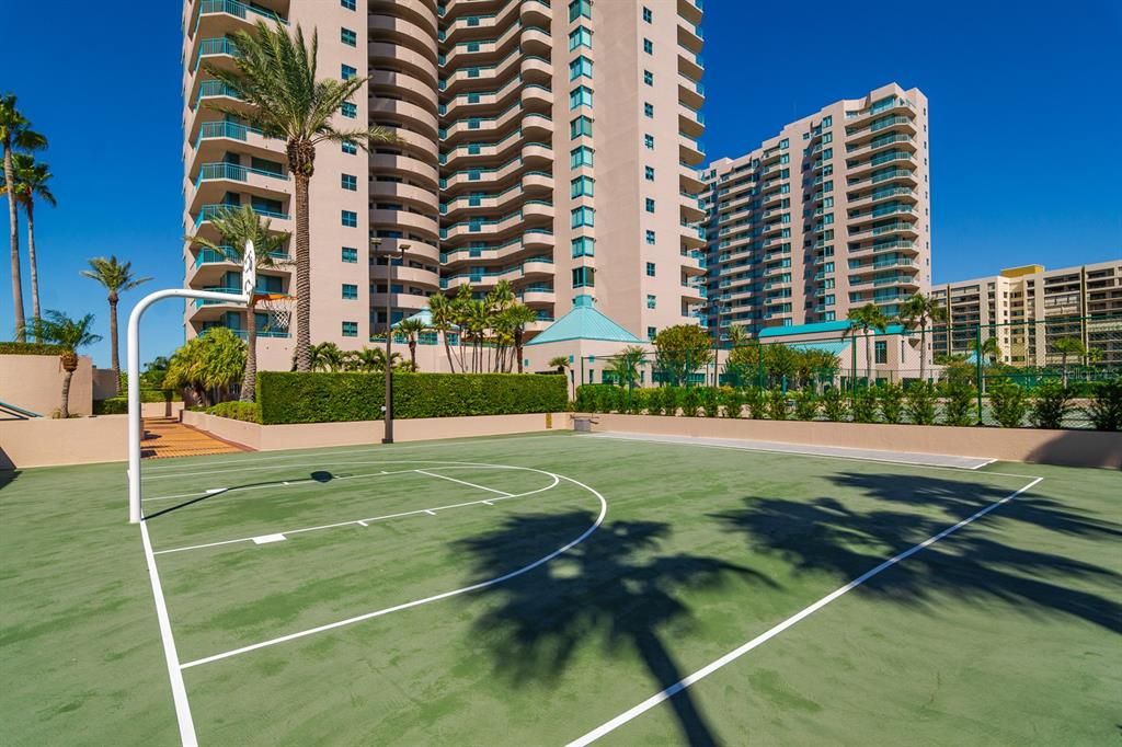 На продажу: $2,100,000 (3 спален, 2 ванн, 2464 Квадратных фут)