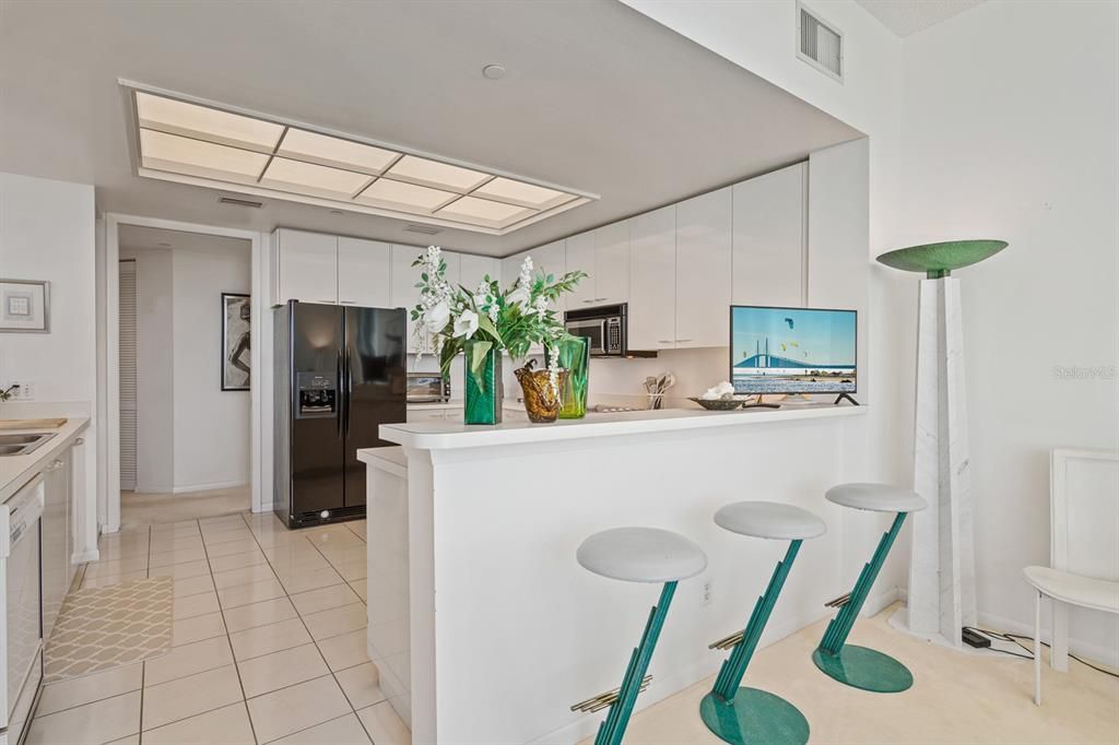 На продажу: $2,100,000 (3 спален, 2 ванн, 2464 Квадратных фут)