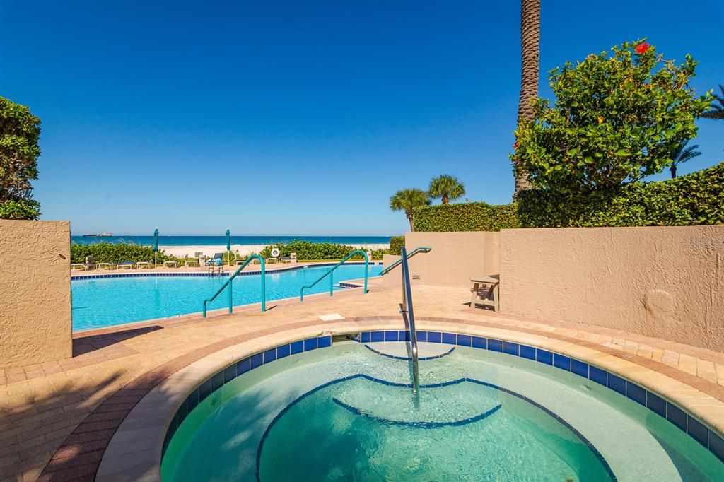 На продажу: $2,100,000 (3 спален, 2 ванн, 2464 Квадратных фут)