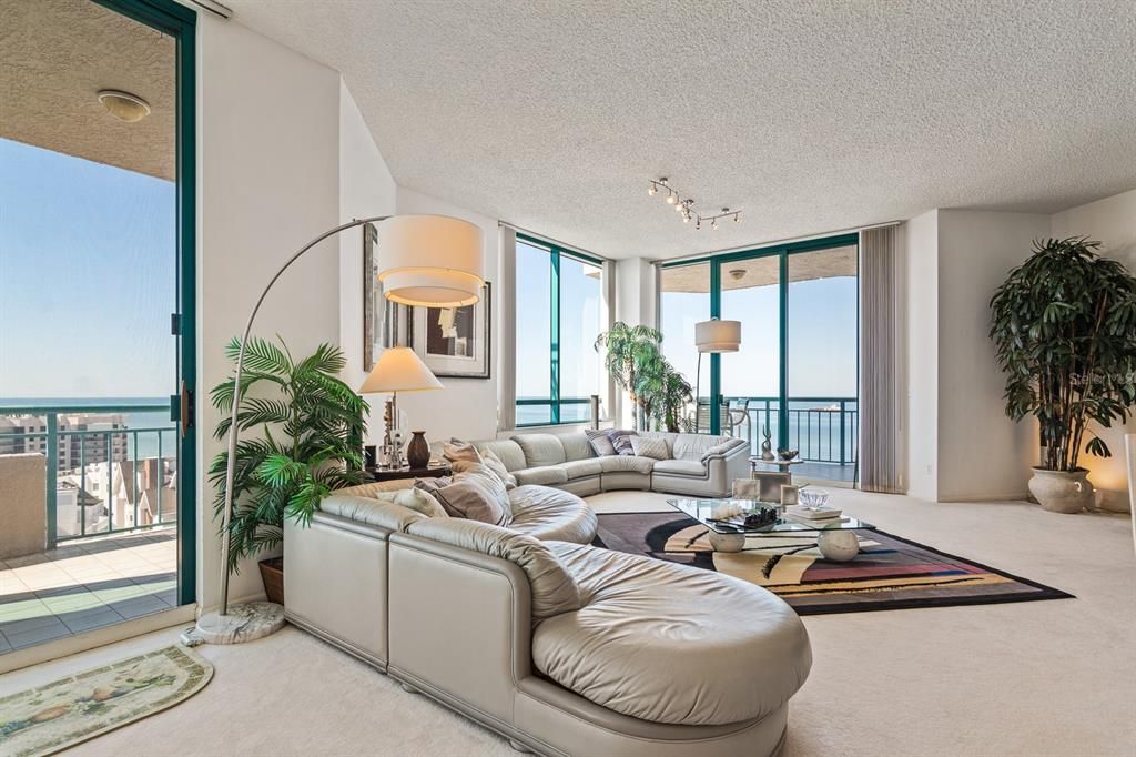 На продажу: $2,100,000 (3 спален, 2 ванн, 2464 Квадратных фут)