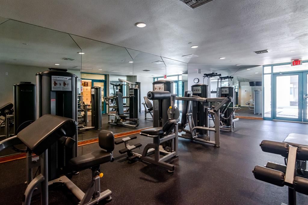 На продажу: $2,100,000 (3 спален, 2 ванн, 2464 Квадратных фут)