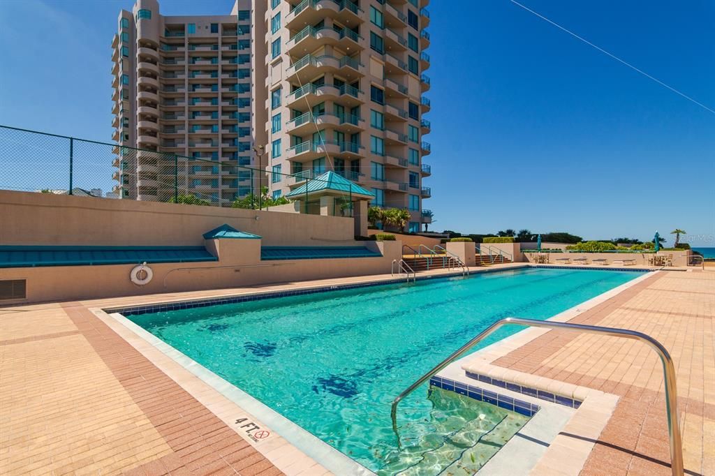 На продажу: $2,100,000 (3 спален, 2 ванн, 2464 Квадратных фут)