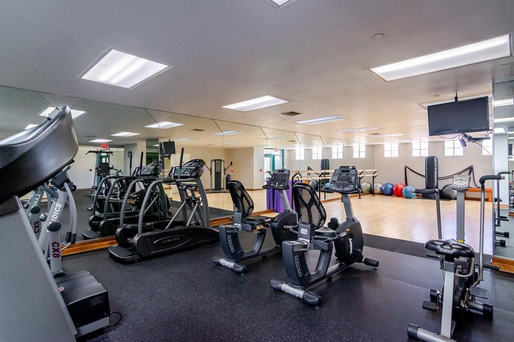 На продажу: $2,100,000 (3 спален, 2 ванн, 2464 Квадратных фут)