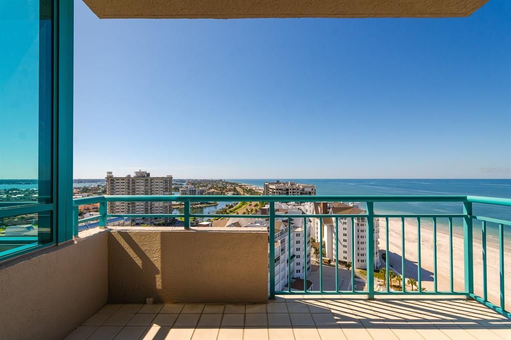 На продажу: $2,100,000 (3 спален, 2 ванн, 2464 Квадратных фут)