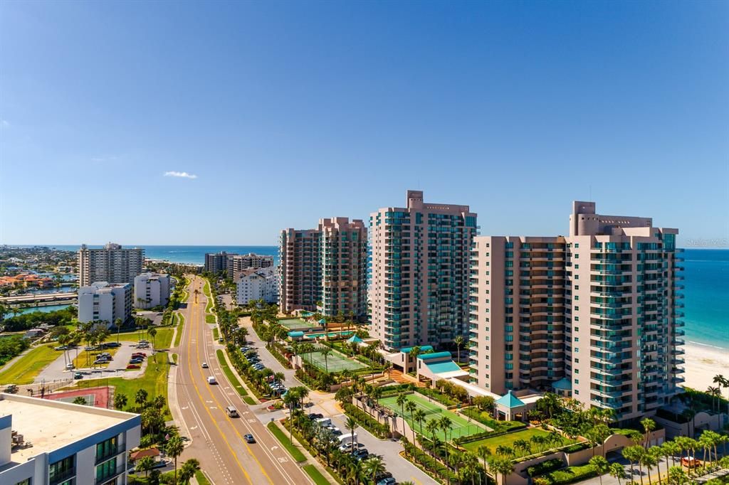 На продажу: $2,100,000 (3 спален, 2 ванн, 2464 Квадратных фут)