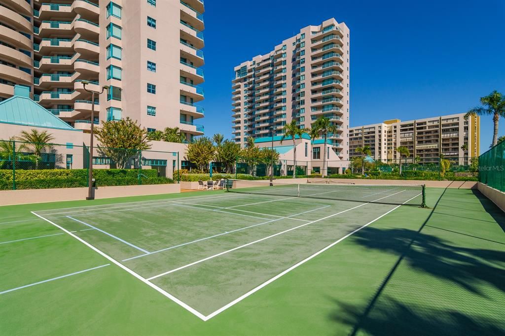 На продажу: $2,100,000 (3 спален, 2 ванн, 2464 Квадратных фут)