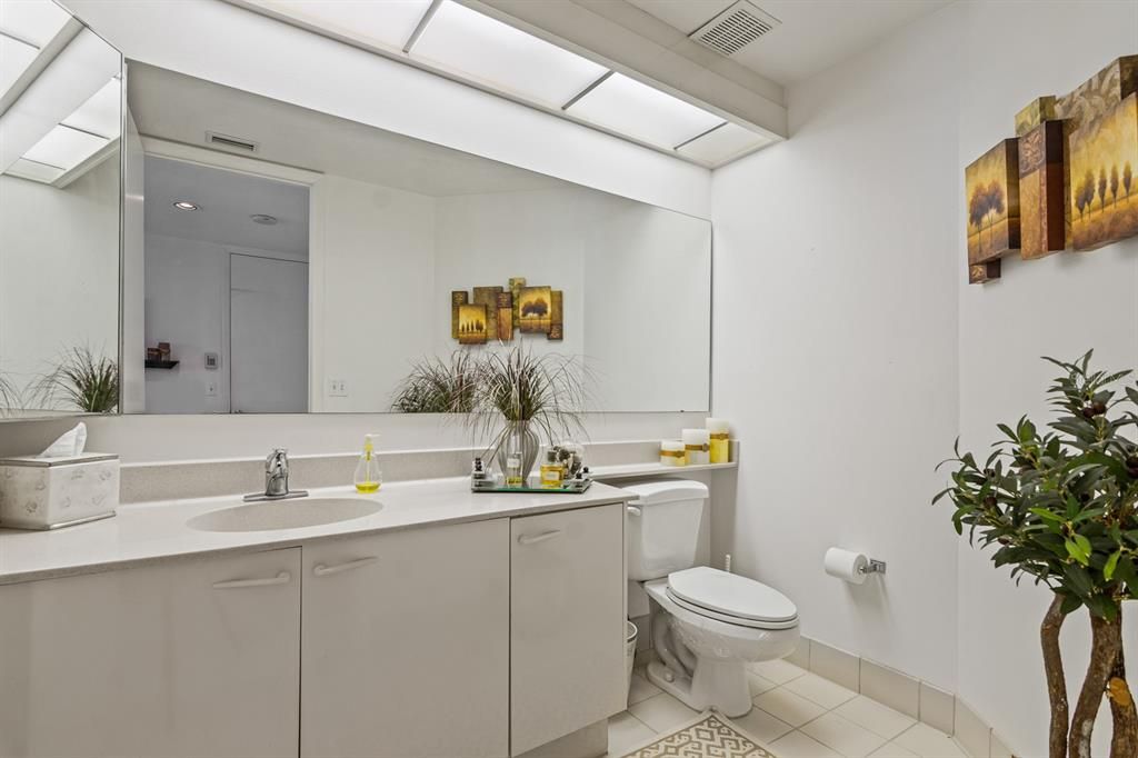 На продажу: $2,100,000 (3 спален, 2 ванн, 2464 Квадратных фут)