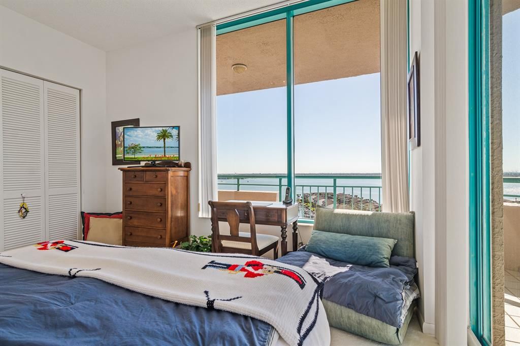 На продажу: $2,100,000 (3 спален, 2 ванн, 2464 Квадратных фут)