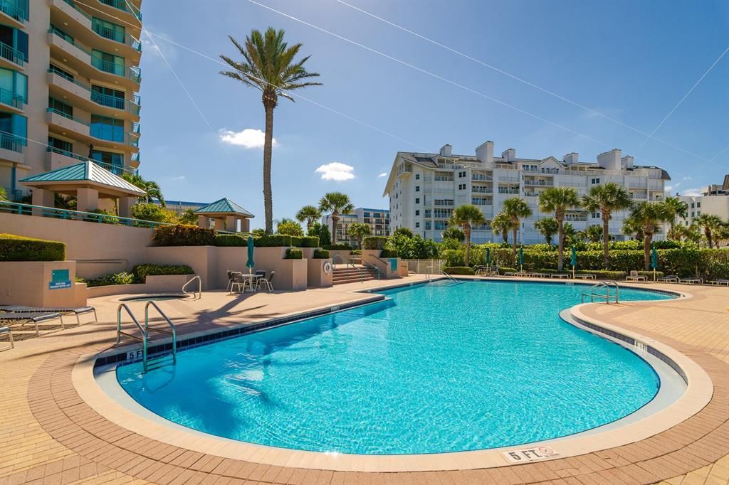 На продажу: $2,100,000 (3 спален, 2 ванн, 2464 Квадратных фут)