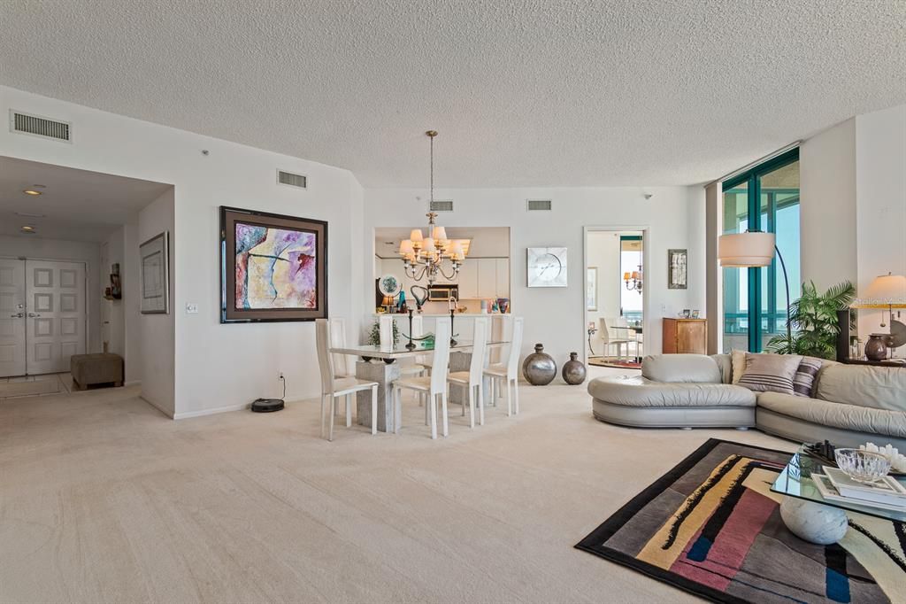 На продажу: $2,100,000 (3 спален, 2 ванн, 2464 Квадратных фут)