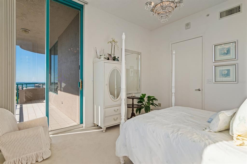 На продажу: $2,100,000 (3 спален, 2 ванн, 2464 Квадратных фут)