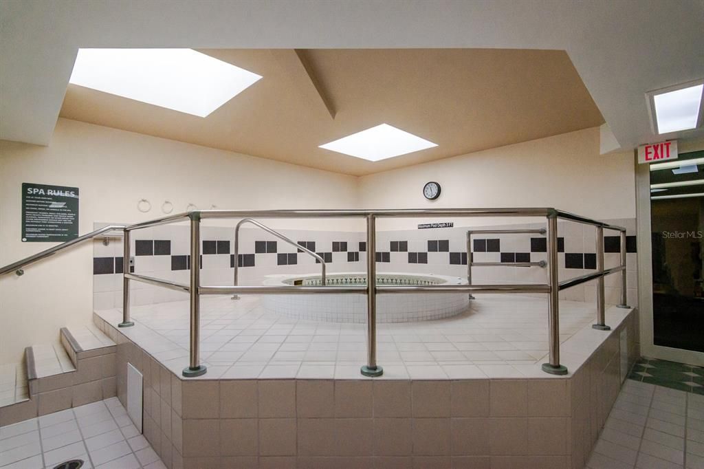 На продажу: $2,100,000 (3 спален, 2 ванн, 2464 Квадратных фут)