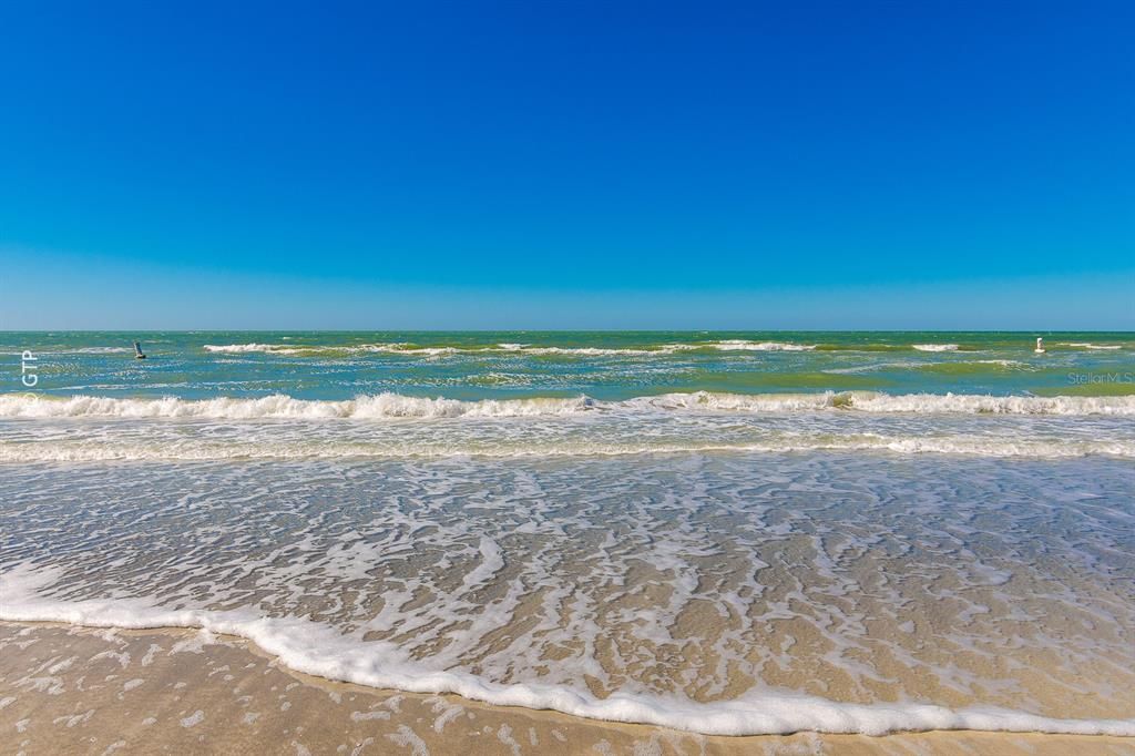 На продажу: $2,100,000 (3 спален, 2 ванн, 2464 Квадратных фут)