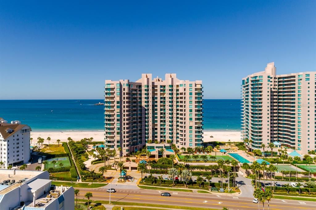 На продажу: $2,100,000 (3 спален, 2 ванн, 2464 Квадратных фут)